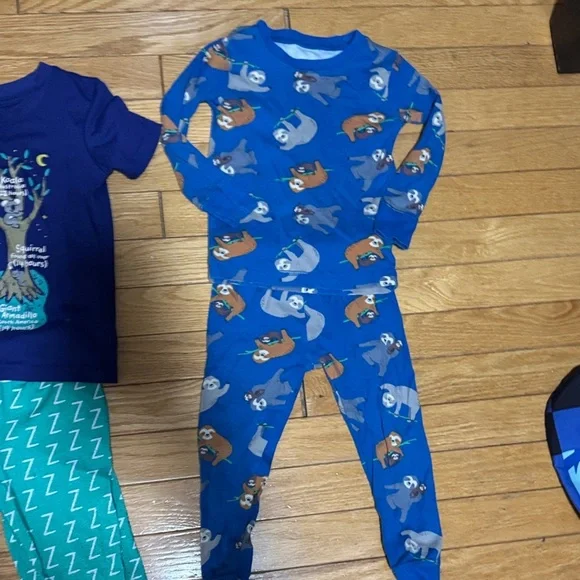 Bundle of six Kids Pajama Sets - Picture 5 of 6